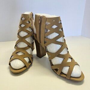 Women Size 10 Dressy Open Toe Ankle Strap Heeled‎ Sandals Color Sand Laser Cut